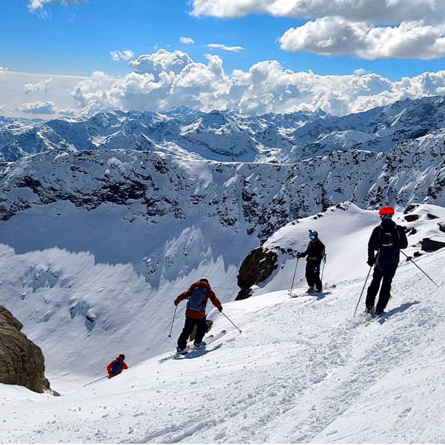 Perfect weather for an awsome day at freeride paradise in Alagna 