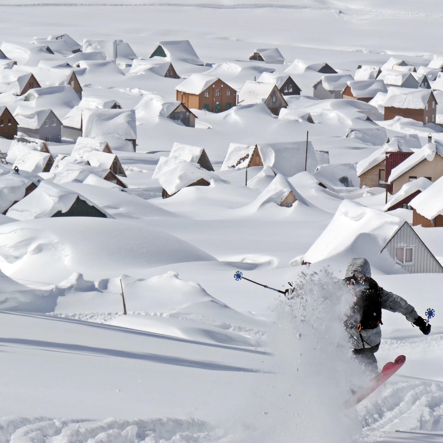 Das Hüttenmeer von Bakhmaro. Im Winter sind nur wenige Häuser bewohnt. Georgisches Essen und herzliche Gastfreundschaft sind in Georgien selbstverständlich