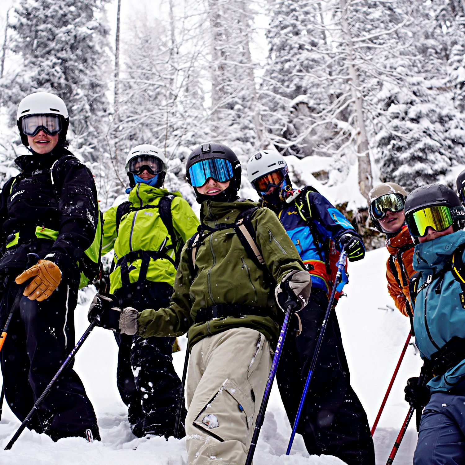 Treeskiing im frischen Powder. Was gibt es Besseres Ski und Snowboardcamp für Jugendliche in den Faschingsferien am Krippenstein.